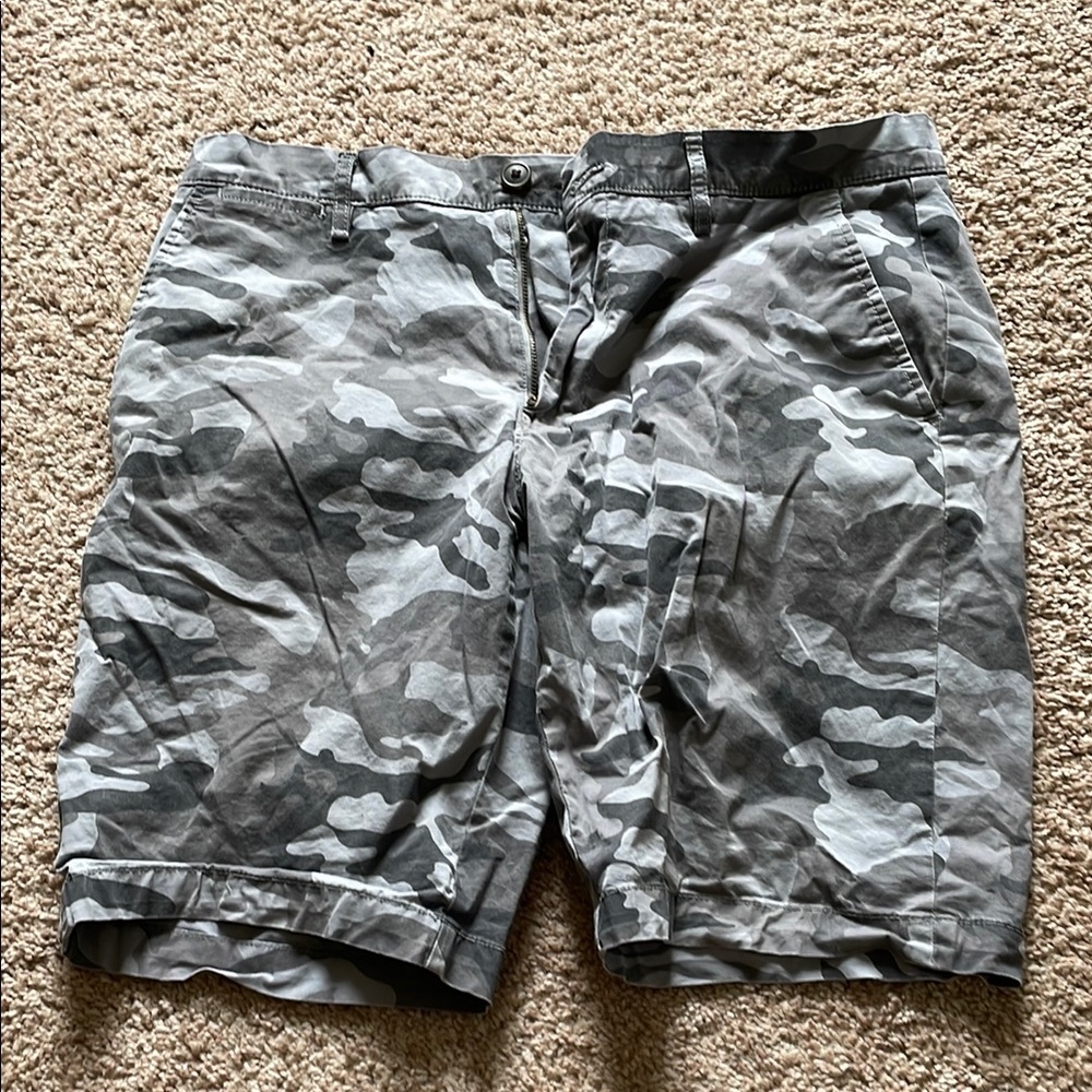 Men's Gray Camouflage Shorts